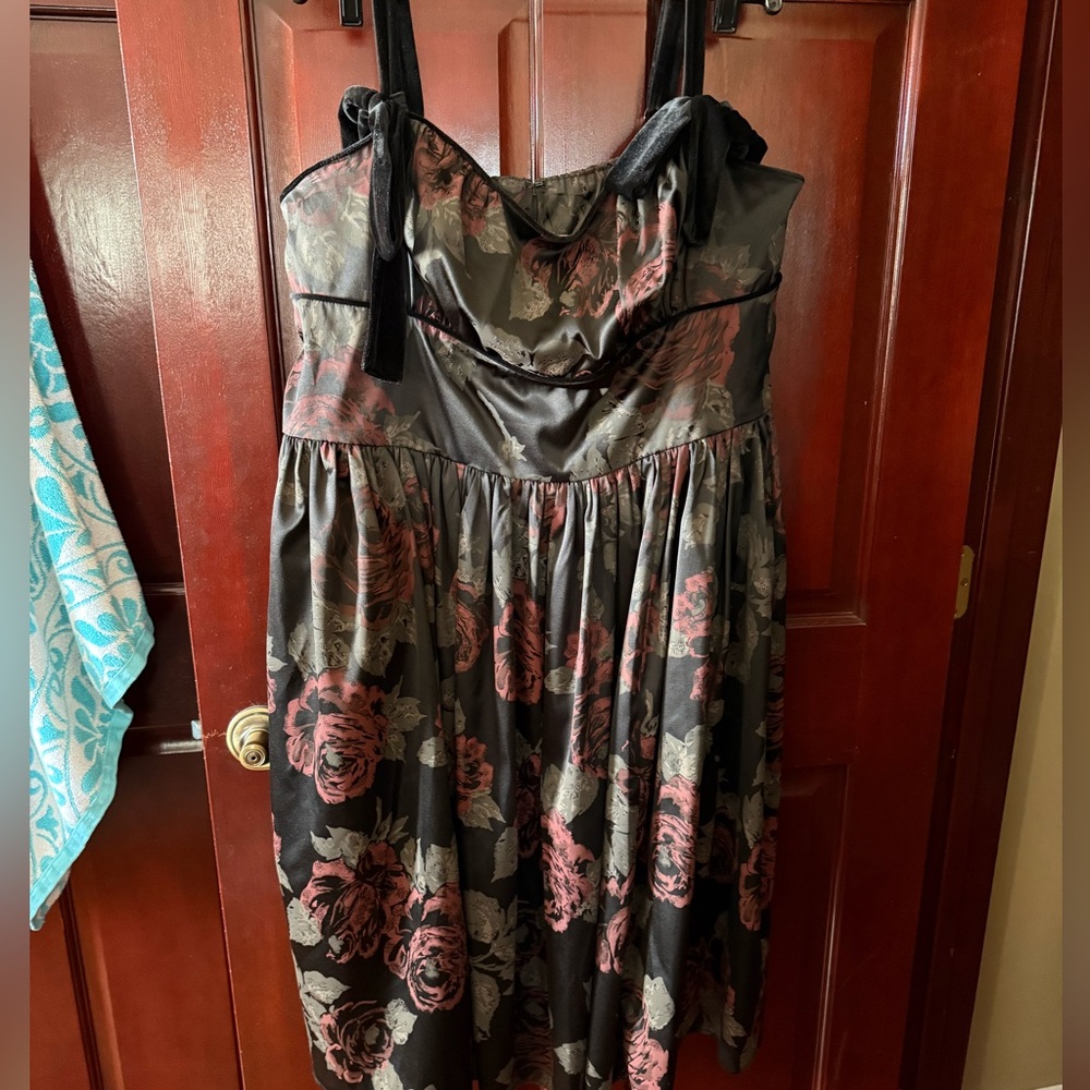 SOLD SOLD SOLD VIXEN Vintage Black Roses print Dress